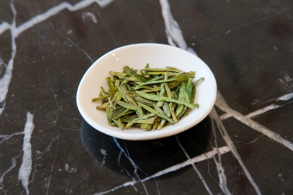 Long Jing, tè verde cinese premium in foglia - Momenteeria Milano